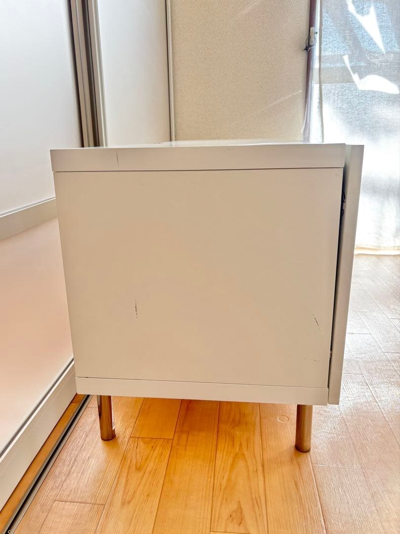 【最終値下げ】IKEAベストーテレビ台　脚付/ホワイト