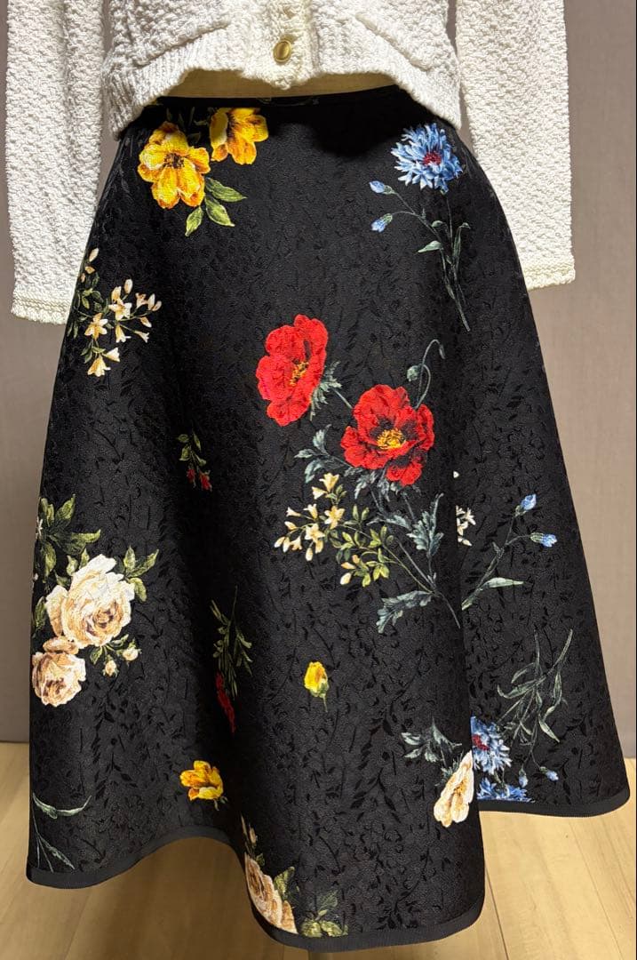 エムズグレィシー花柄フレアスカート ひざ丈 黒