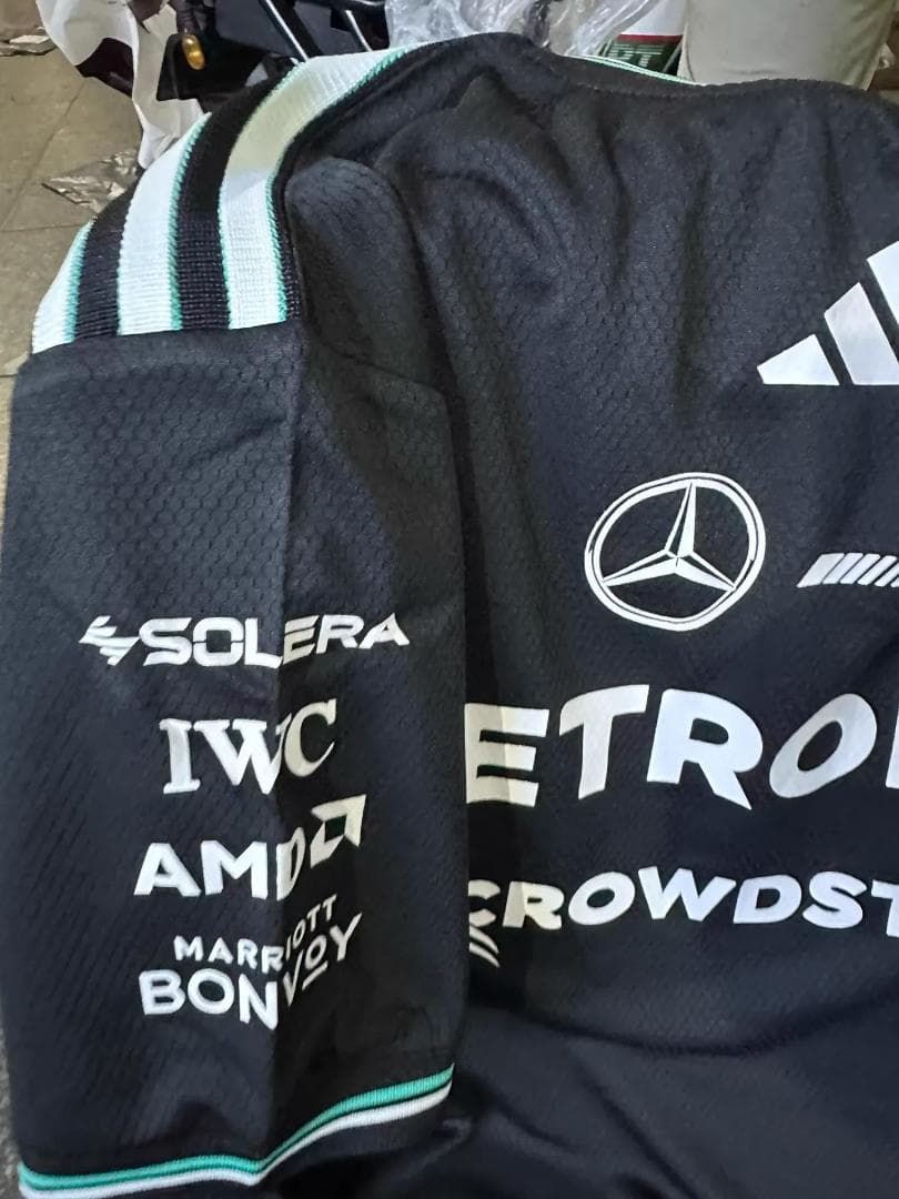 2025 年メルセデス - AMG ペトロナス F1 チーム T シャツ