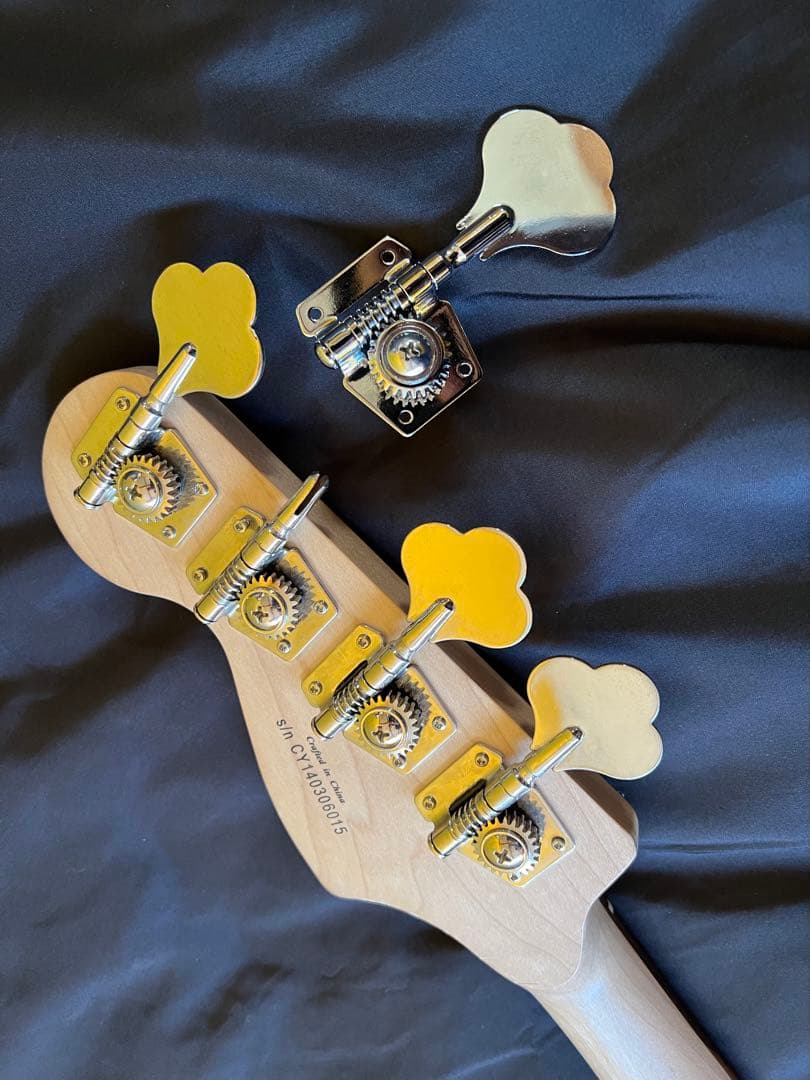 squier J bass ジャズベース Fender エレキベース ケース付き