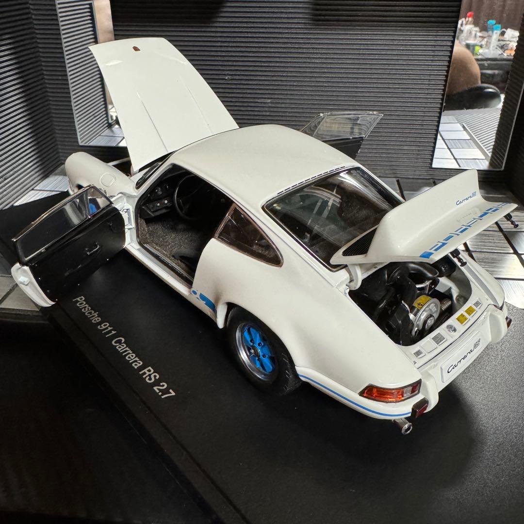絶版未展示品オートアート1/18ポルシェ911 カレラ RS 2.7 1973