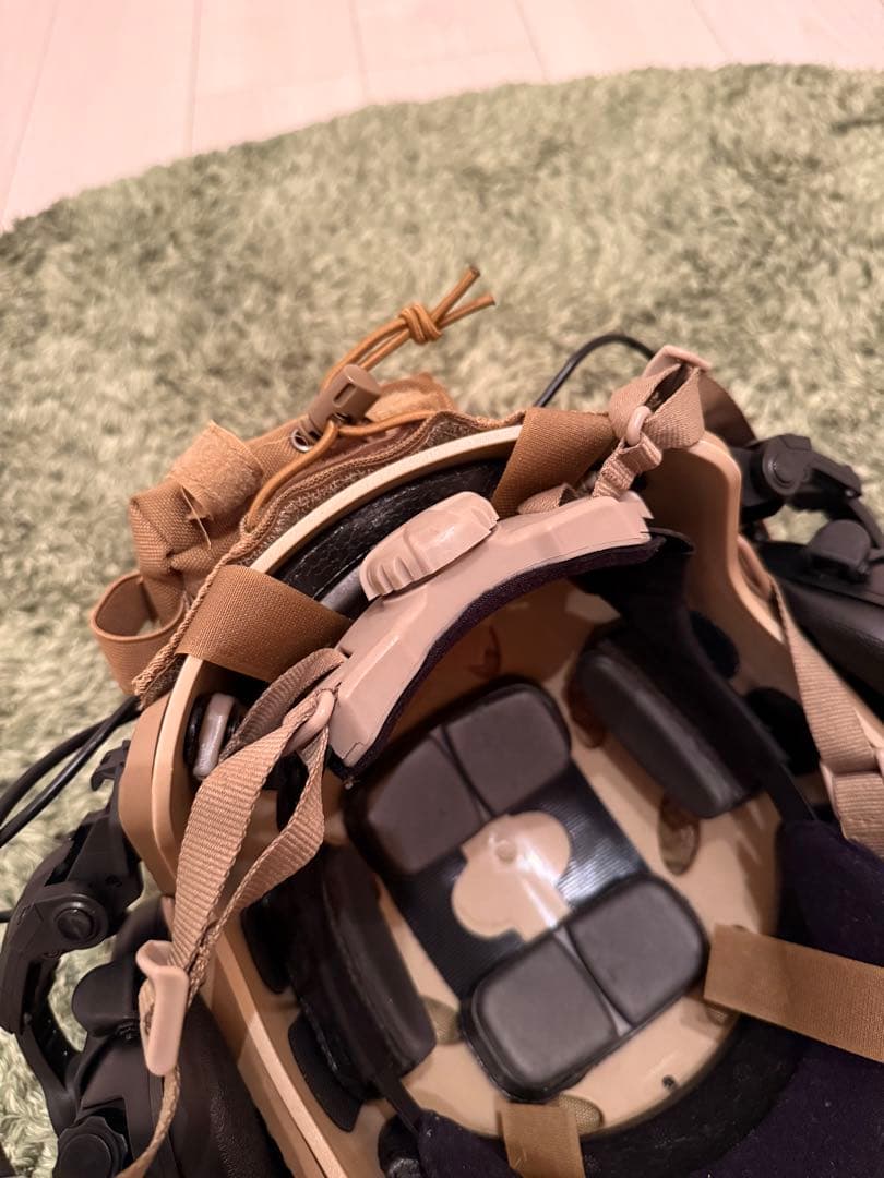 タンカラー モジュラー ヘルメット ダミーナイトビジョン、ヘッドセット付き