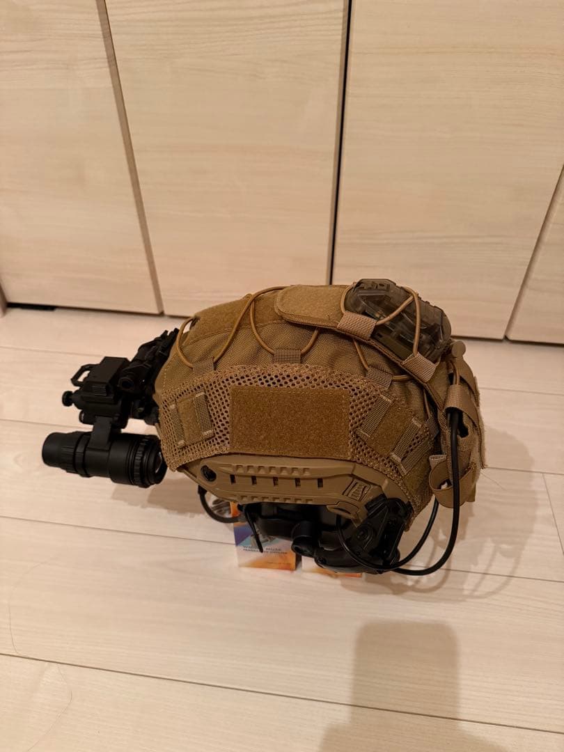 タンカラー モジュラー ヘルメット ダミーナイトビジョン、ヘッドセット付き