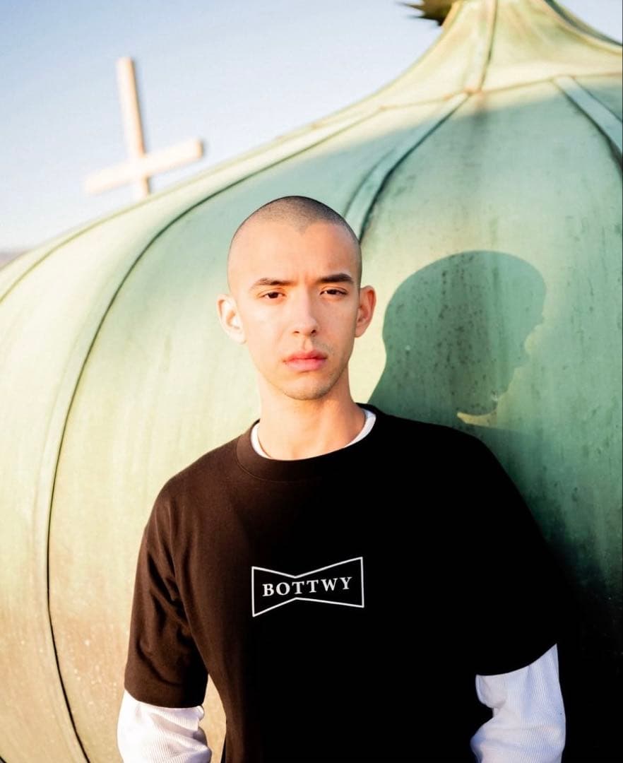 【最終値下げ】BOTT × verdy 缶　黒 Tシャツ Lサイズ