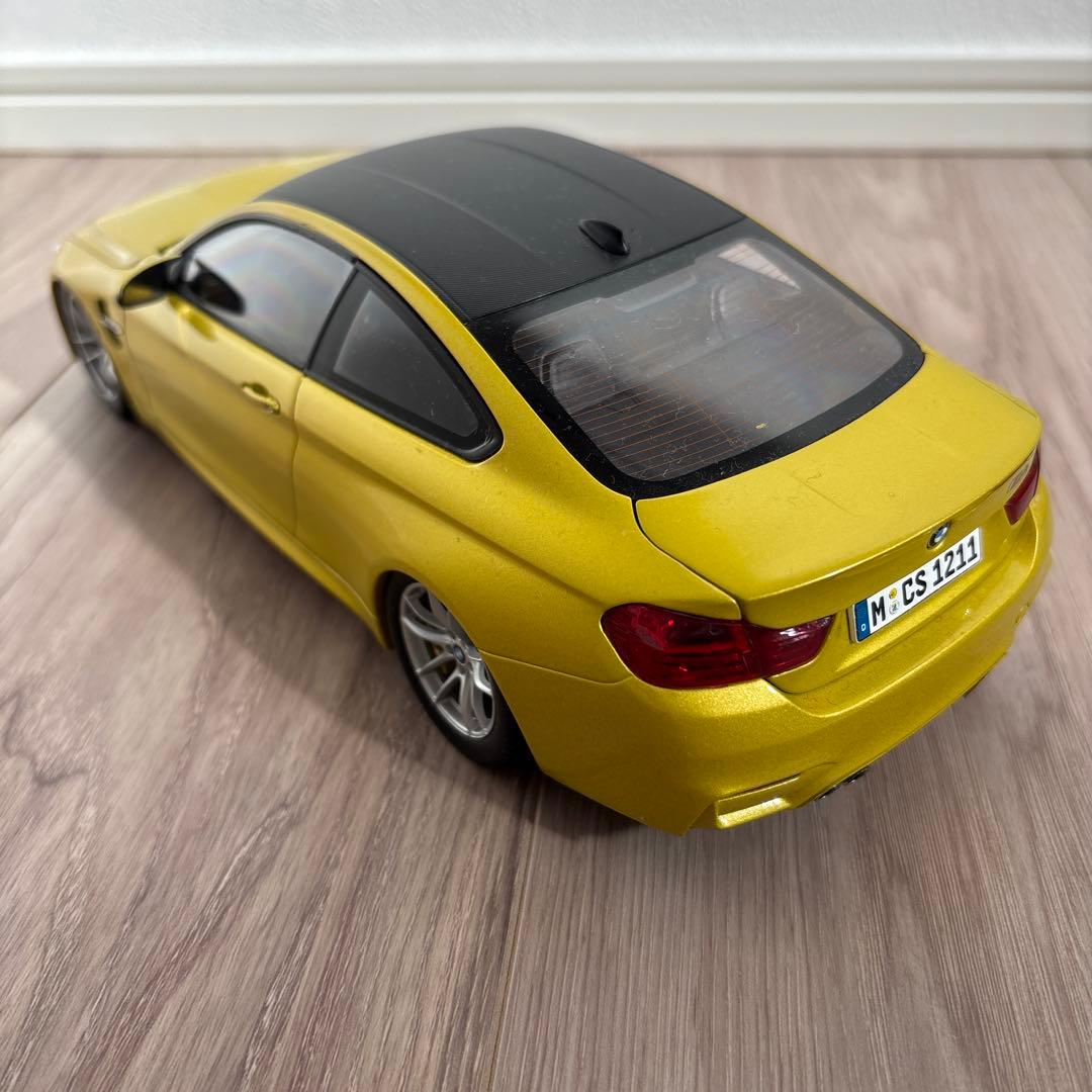 自動車 BMW M4 1/18