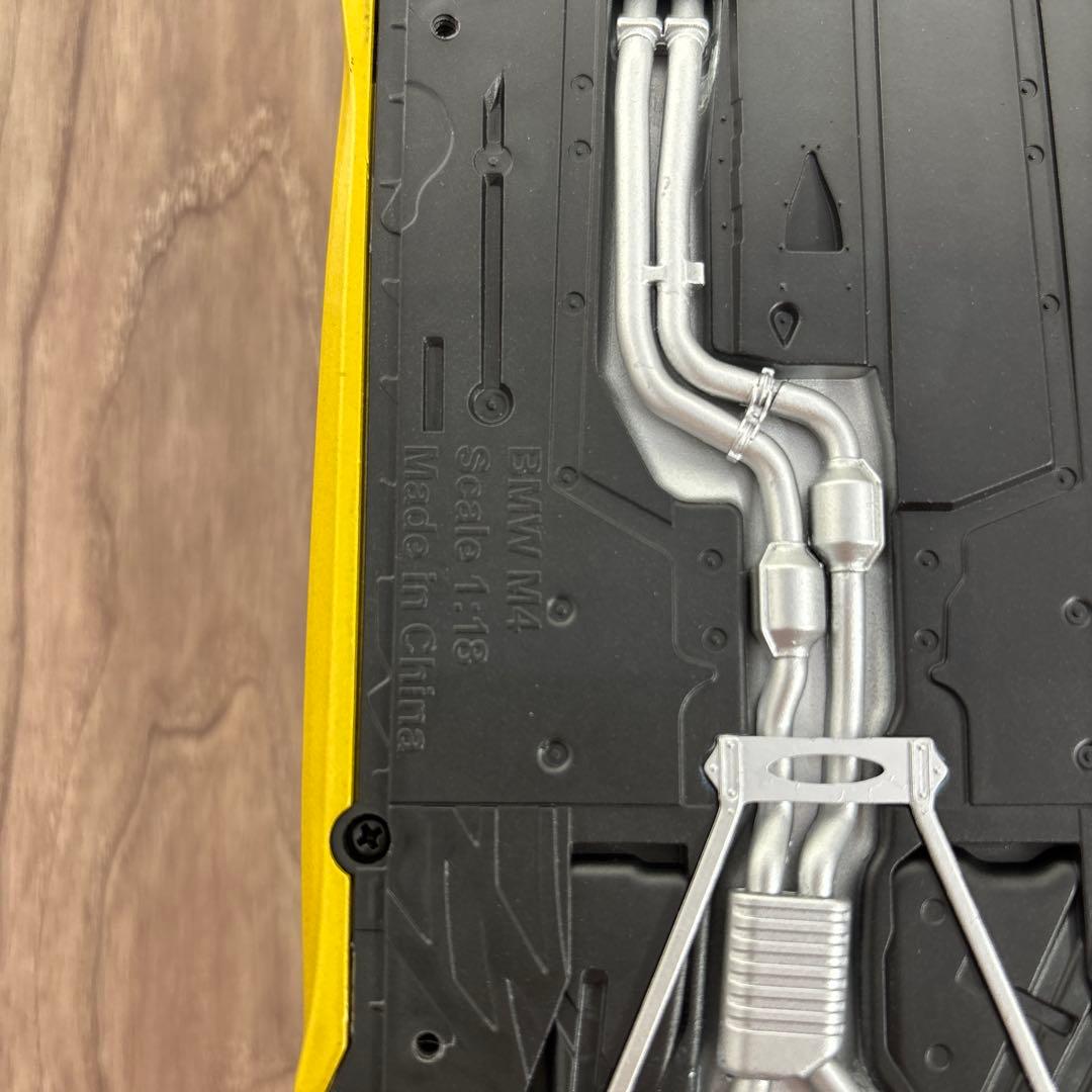 自動車 BMW M4 1/18