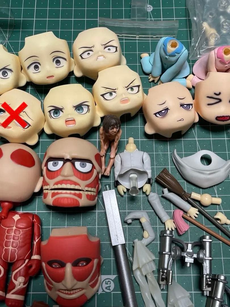 ねんどろいど リヴァイ お掃除　進撃の巨人　エレン　ミカサ