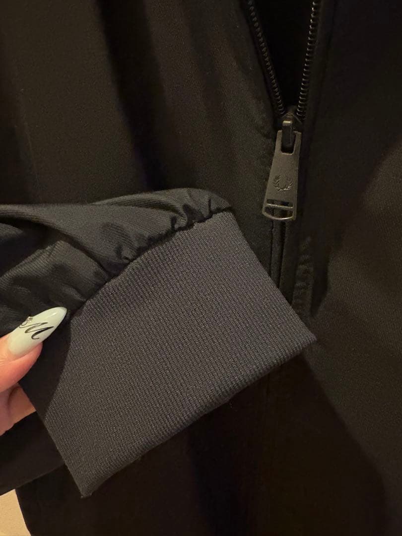 FRED PERRY ブラック ジップアップジャケット