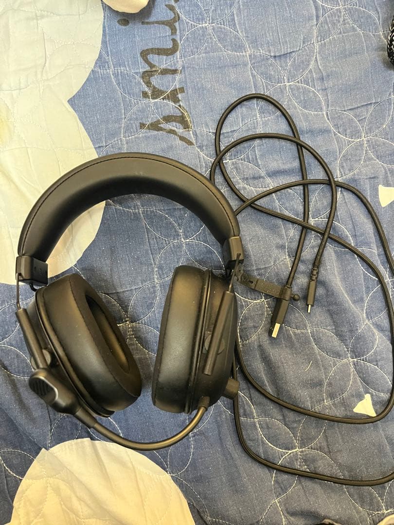 RAZER BlackShark V2 ワイヤレスゲーム用イヤホン