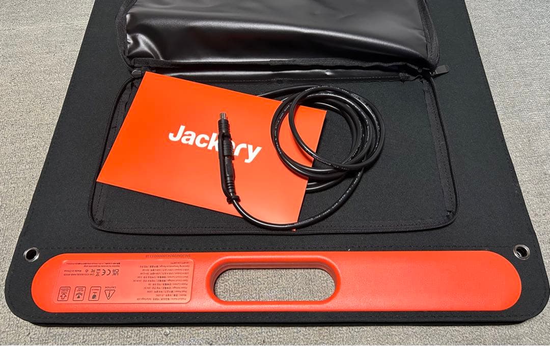 【新品同様】　Jackery SolarSaga 100 JS-100C