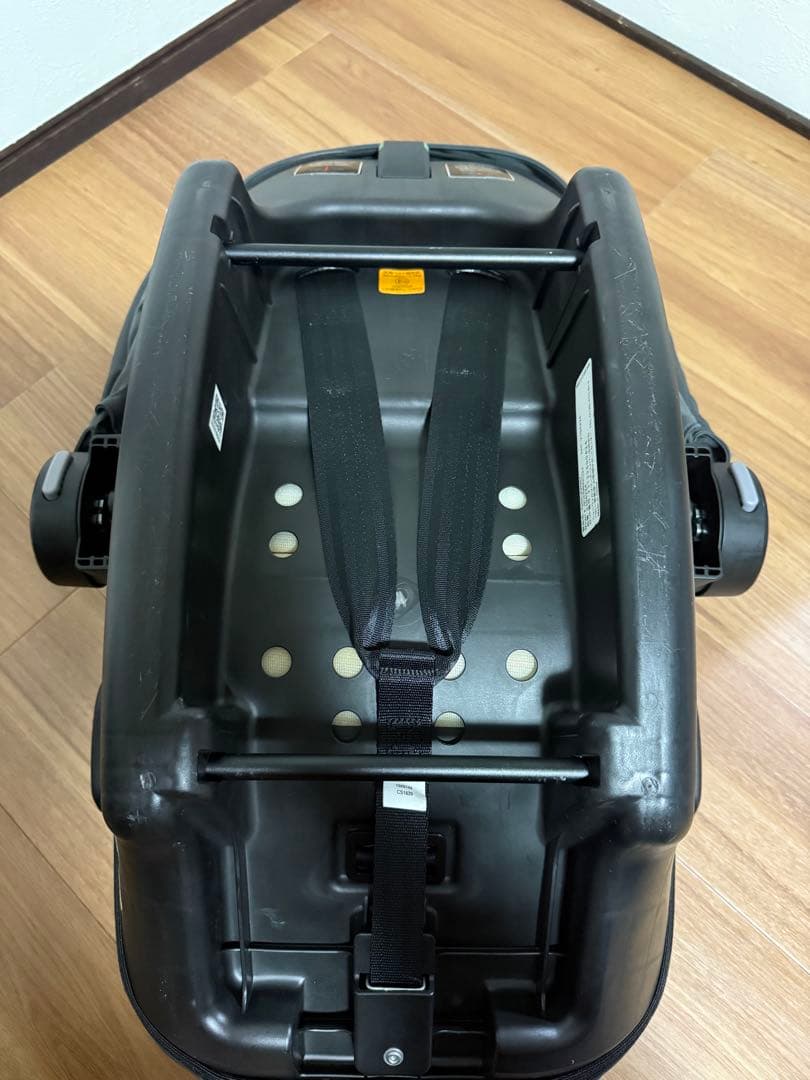 Aprica エアキャリー ISOFIXベース付き チャイルドシート 新生児