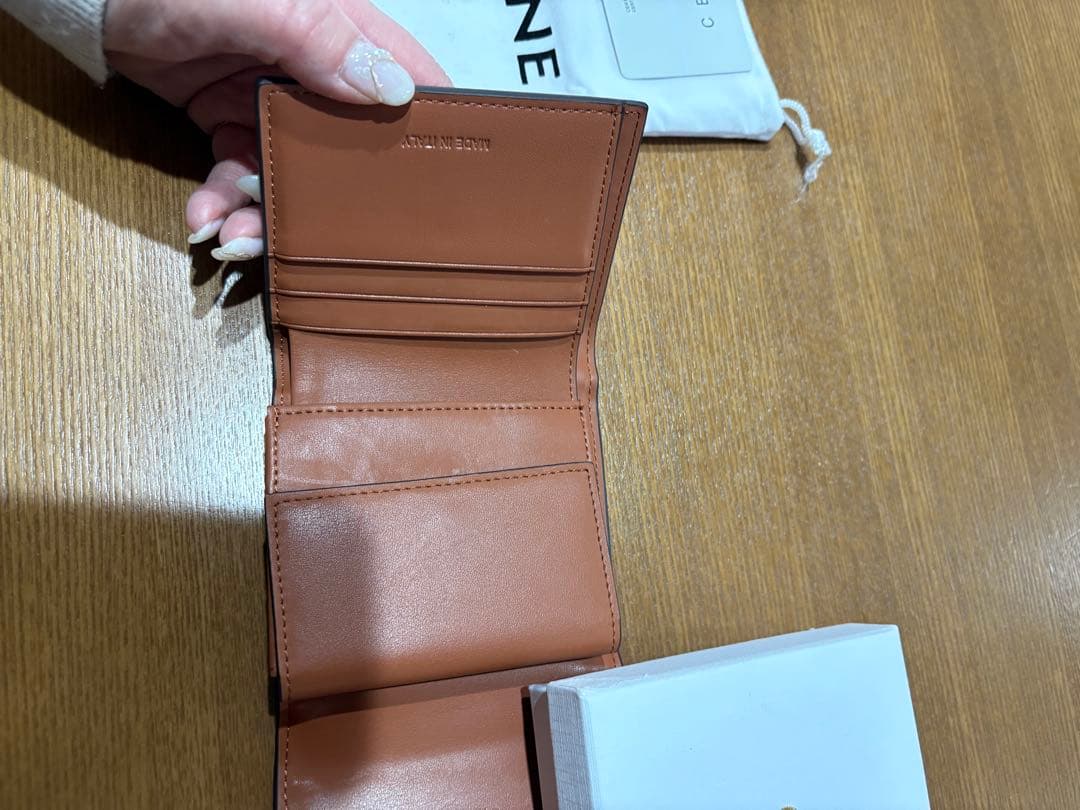CELINE トリオンフ　三つ折り財布 ベージュ　ブラウン