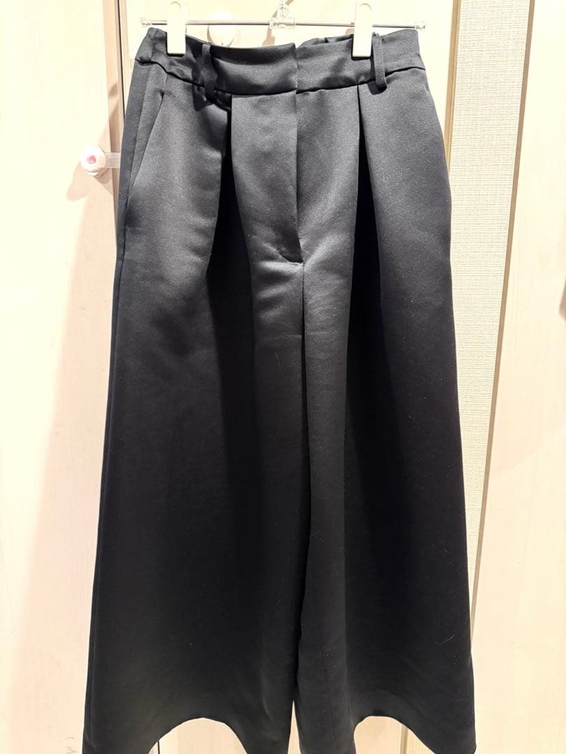 Heve サテンフレアガウチョパンツ ブラック 38サイズ