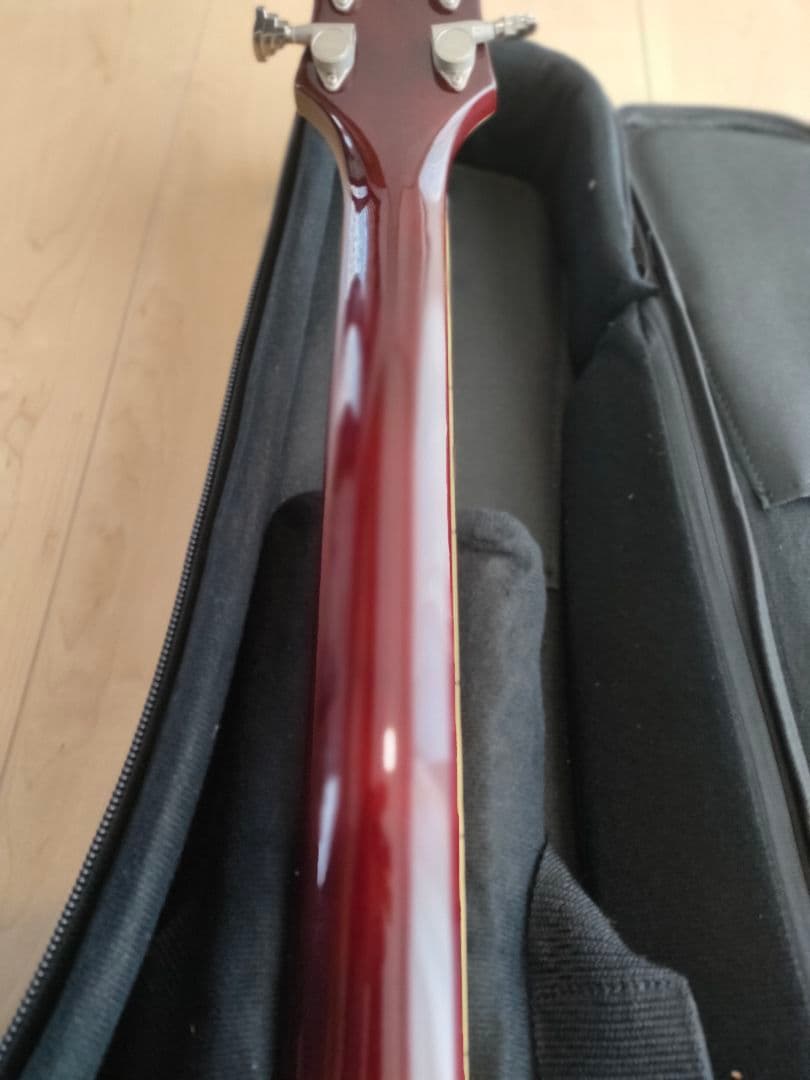 HAGSTROM SWEDE　いい状態　２０１６年の定価税別125000円です。