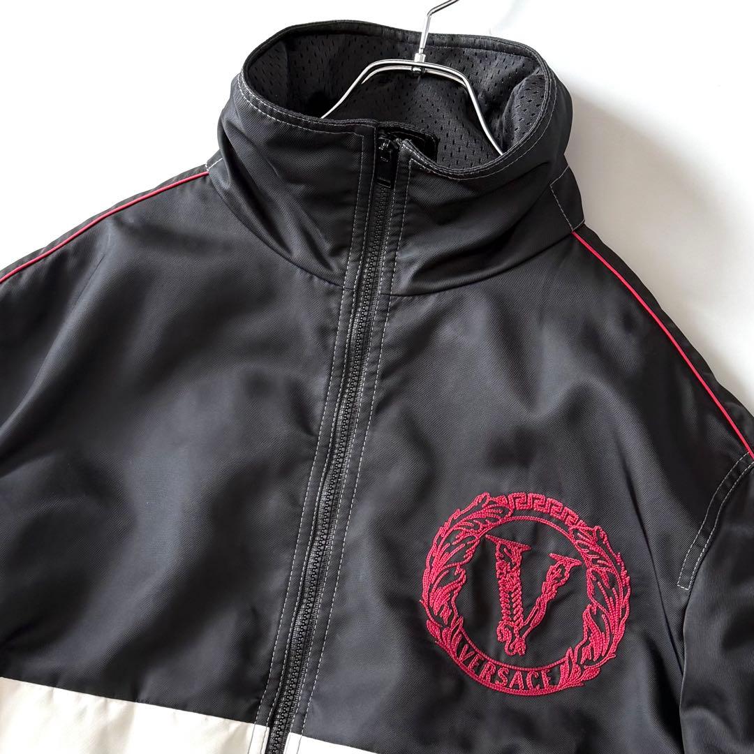 【スガちゃん さん】VERSACE RFID搭載 Vロゴブルゾン キルティング