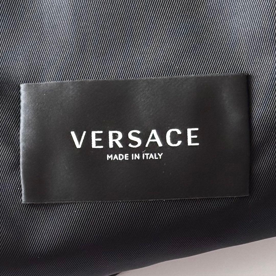【スガちゃん さん】VERSACE RFID搭載 Vロゴブルゾン キルティング