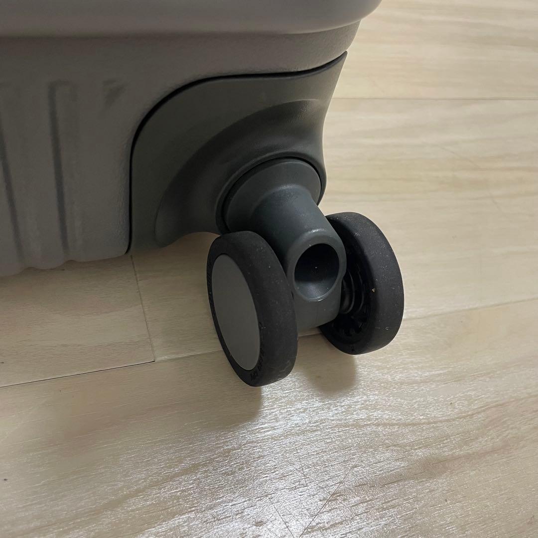 イノベータースーツケース　inv50 38ℓ 機内持ち込み