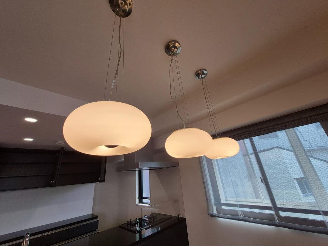 ホワイトガラスペンダントライト 1点 2020年製 B-2505TL12