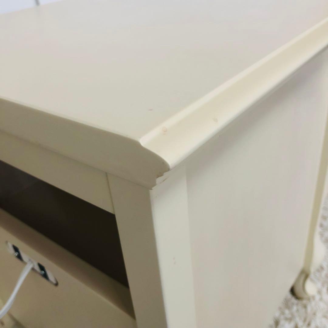 東海家具　ナイトテーブル　猫脚　木製　コンセント付き　完成品