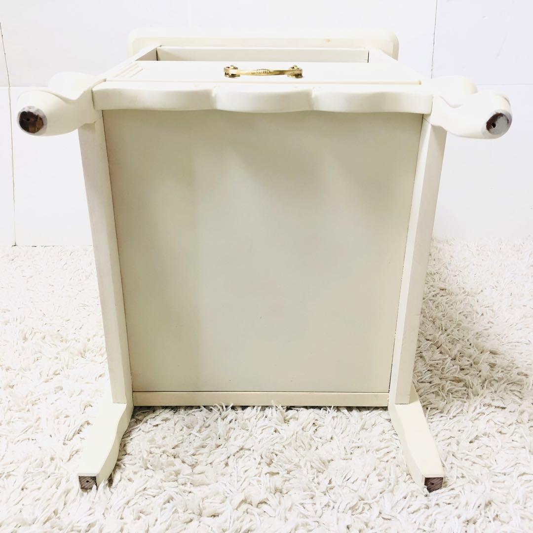 東海家具　ナイトテーブル　猫脚　木製　コンセント付き　完成品