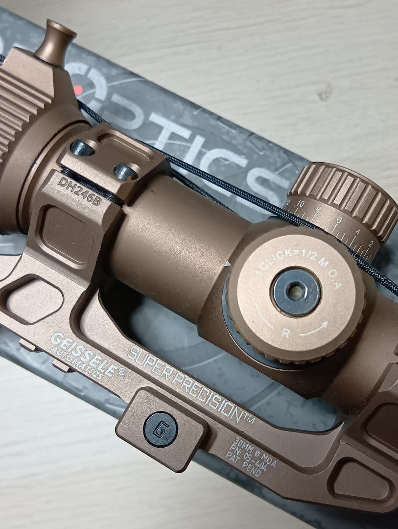 え*ュ様 Vector Optics Forester 1-5x24 Coyot