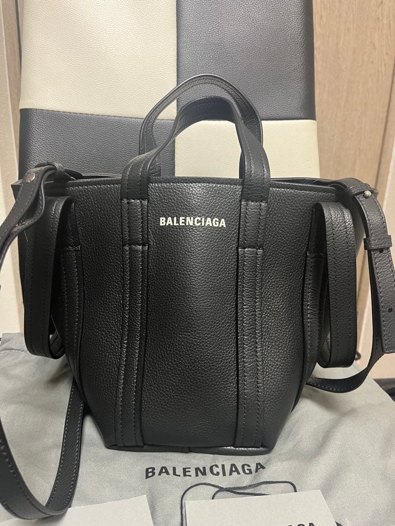 BALENCIAGA エブリディXS ノースサウストートバッグロゴトートバッグ