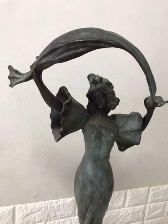 女神像，真鍮製，工藝美術品，高63cm，重9000克。