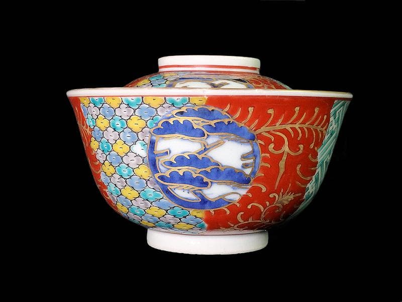 古伊万里　紗綾形紋に金唐草　丸紋に松竹梅の図　大振蓋茶碗　E807AS-CNy