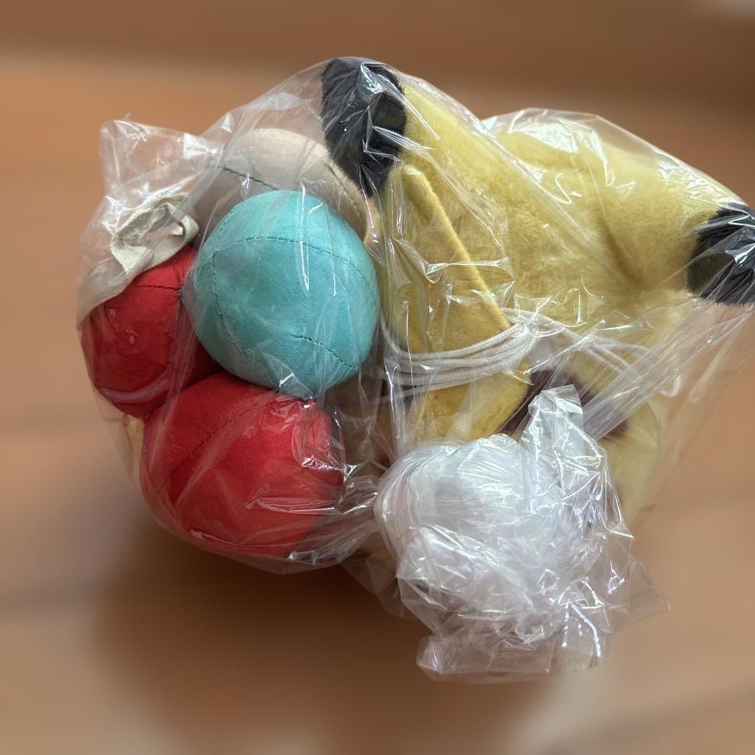 ぴ*う様 ピカチュウ ぬいぐるみとモンスターボールセット