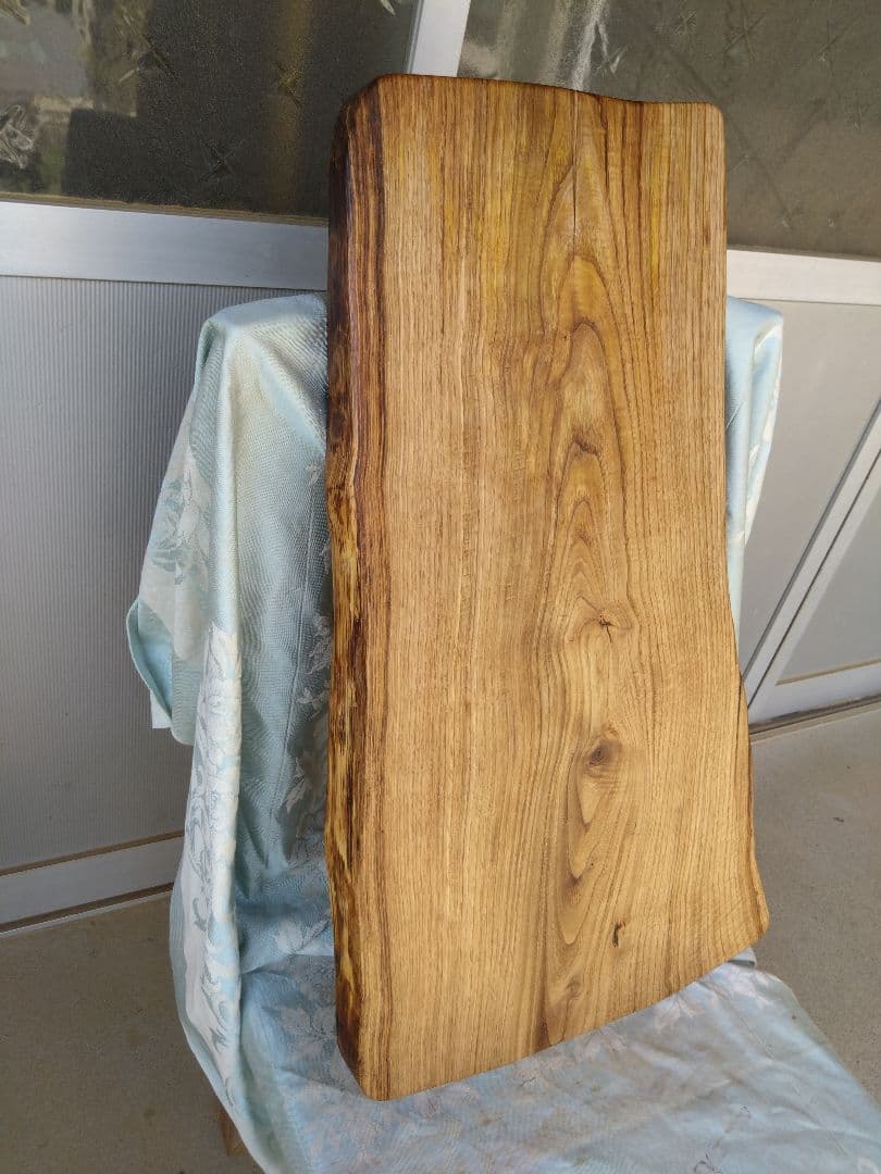 栗のベンチ用板　りゅう❕栗の耳付き天板厚さ約45㎜の迫力満点、木目が綺麗
