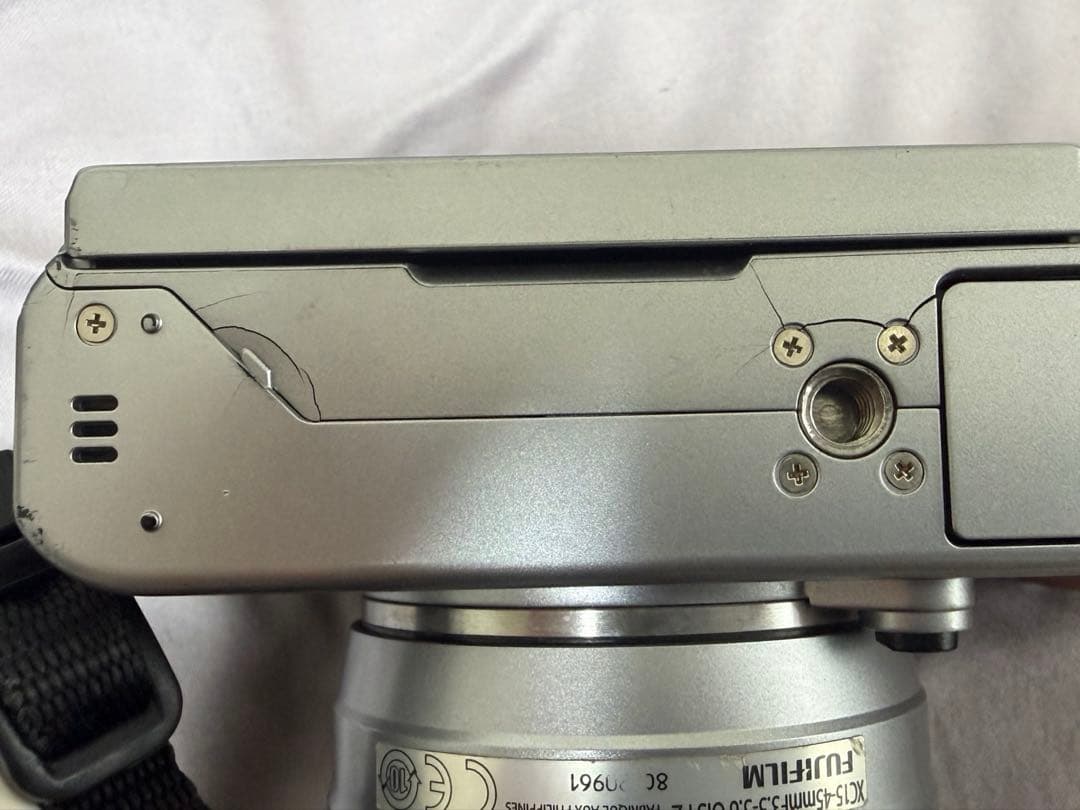 Fujifilm X-A5 ミラーレスカメラ 15-45mmレンズ付き