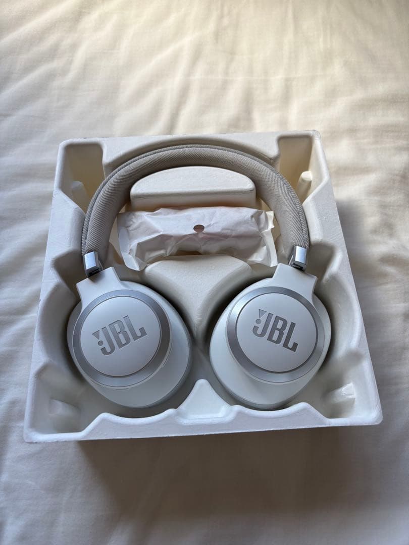 JBL LIVE 770NC ワイヤレスヘッドホン ホワイト