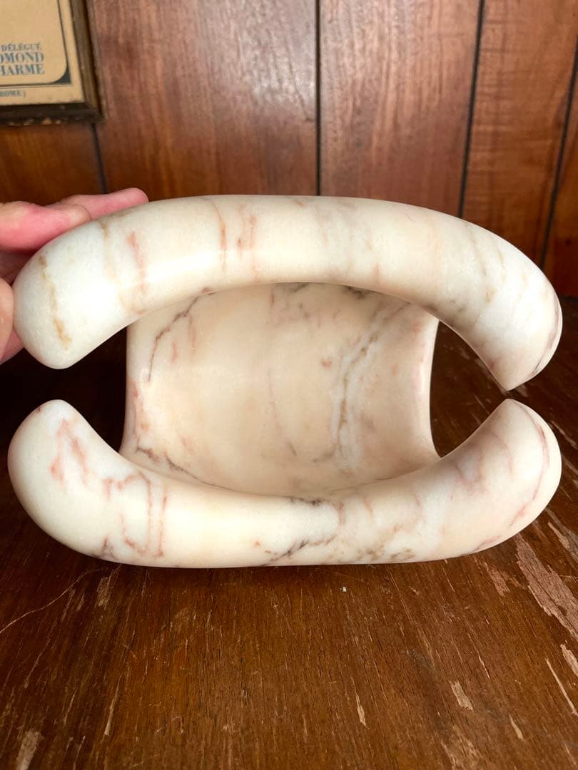 彫刻家　絹谷幸太　大理石　sculpture