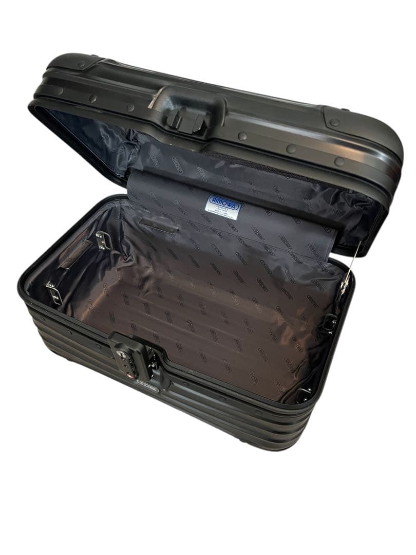 RIMOWA リモワ　トパーズ　ステルスビューティーケース　11L 黒