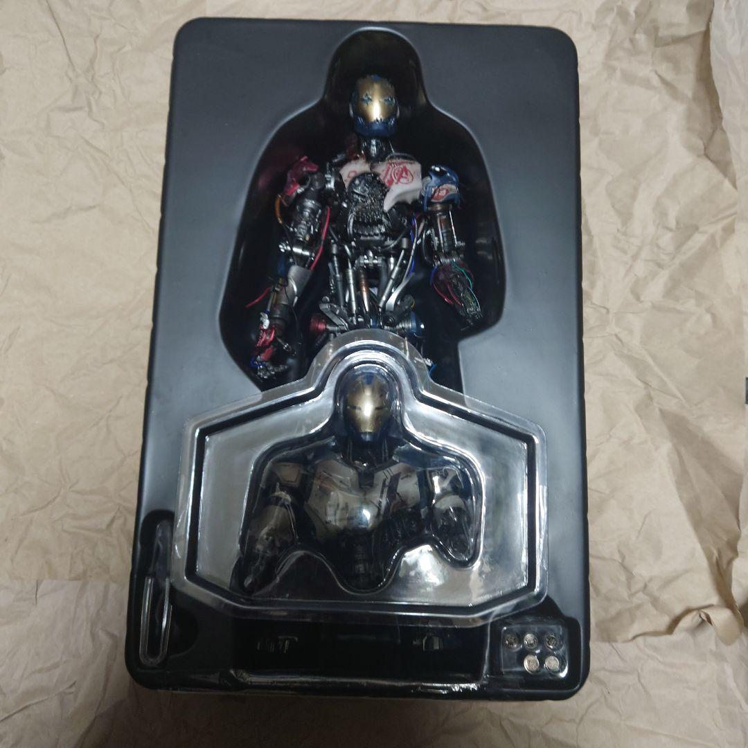 ホットトイズ　ウルトロン　アベンジャーズ　エイジ・オブ・ウルトロン　フィギュア