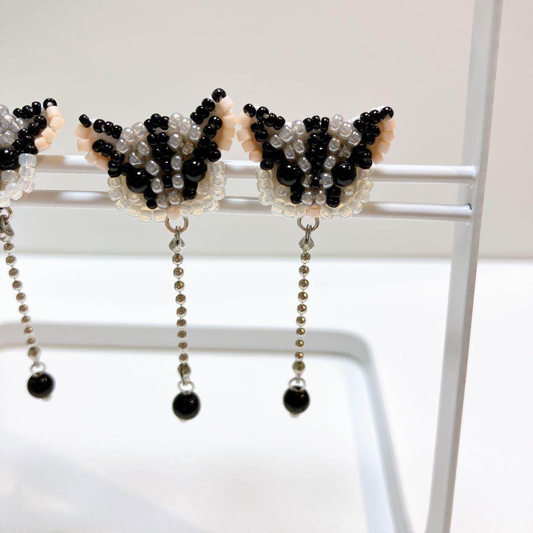 専用★ビーズ刺繍ピアス　ハンドメイドピアス　動物モチーフ　アニマルピアス