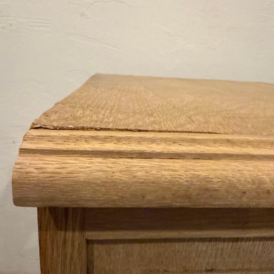 ビンテージ　木製サイドテーブル　猫脚　剥離　ベッドサイドテーブル