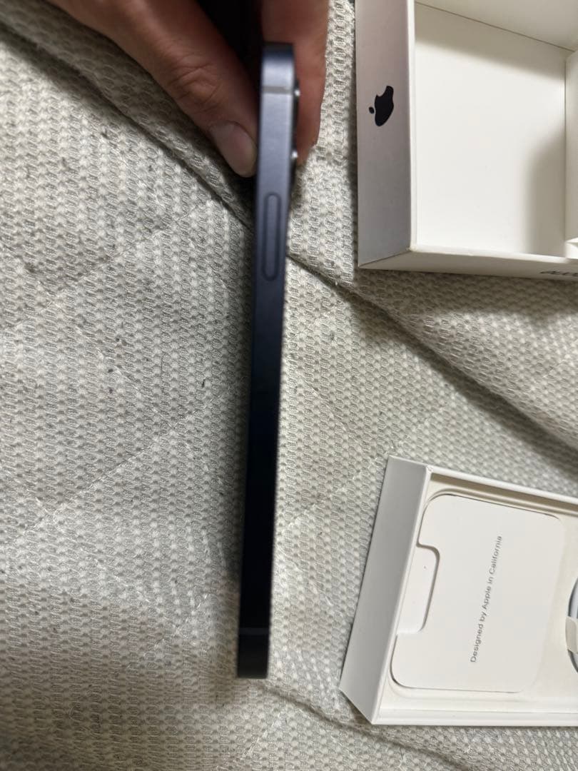 Apple iPhone 12本体　黒色　即購入OK バッテリー残量100%