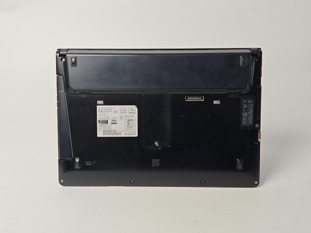 FUJITSU ノートパソコン 13.3型 Celeron 3965U