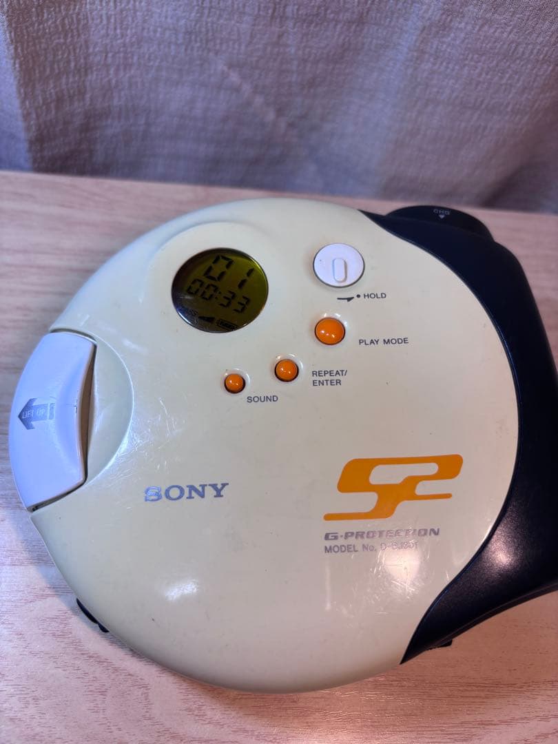 ♫ レア 動作品 SONY CDウォークマン D-SJ301