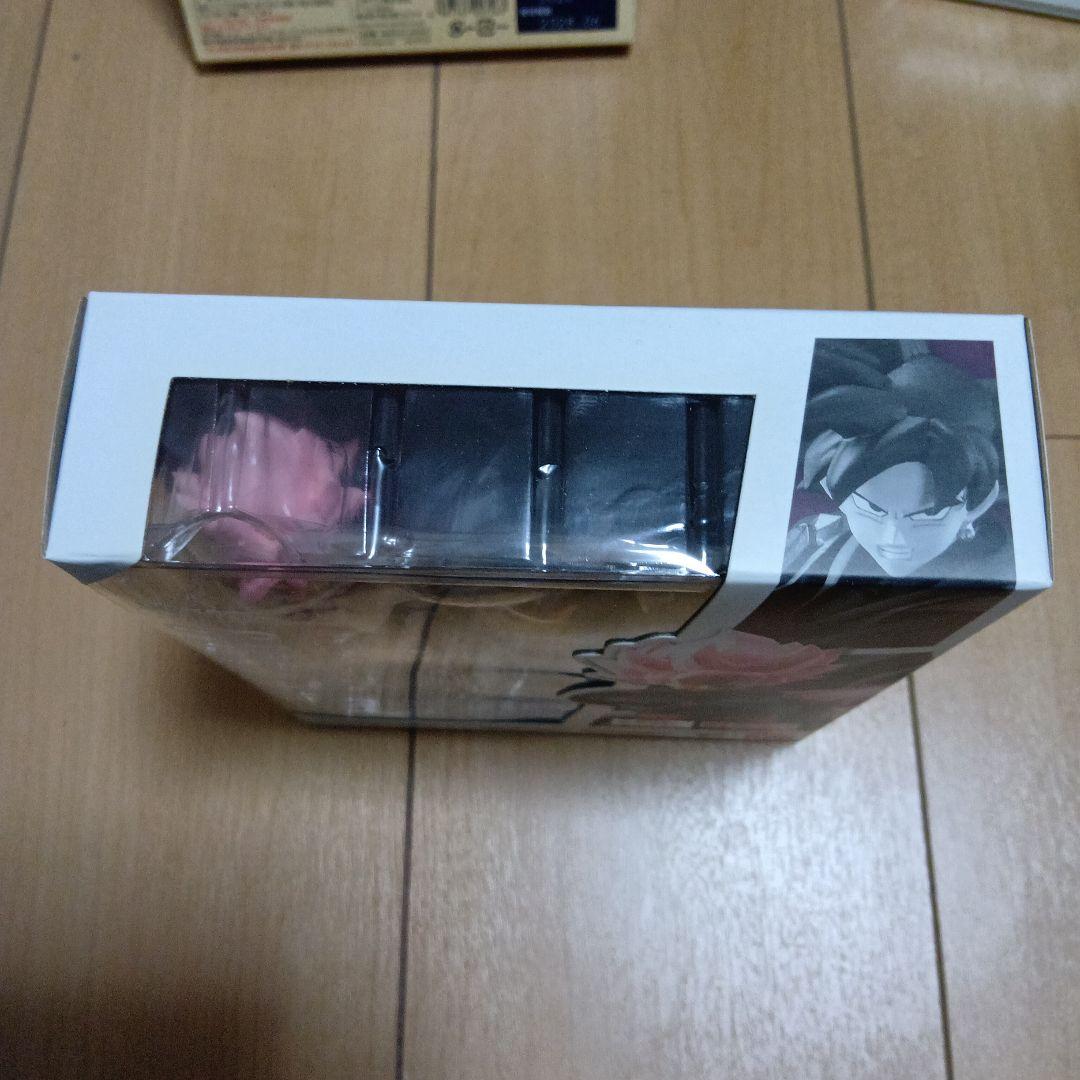 Shフィギュアゴクウブラック、スーパーサイヤ人ロゼ２体セット