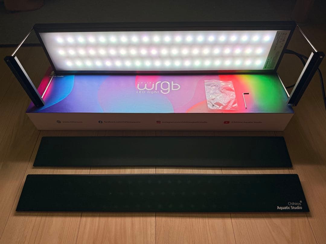 中古　Chihiros（チヒロズ） LED WRGB2 60 【シェード付き】