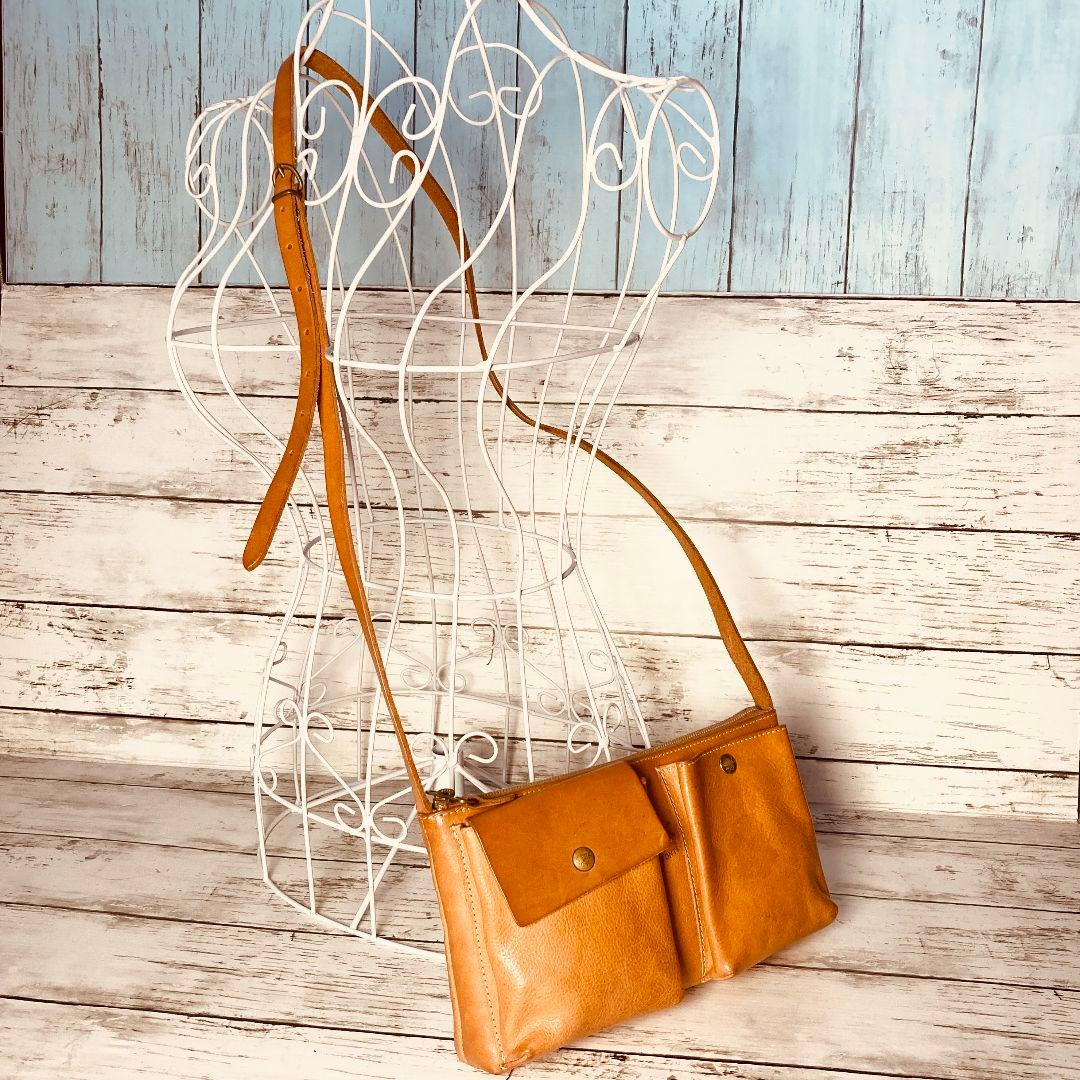 【美しいヌメ革】IL BISONTE　ショルダーバッグ　本革　バイソン　斜め掛け