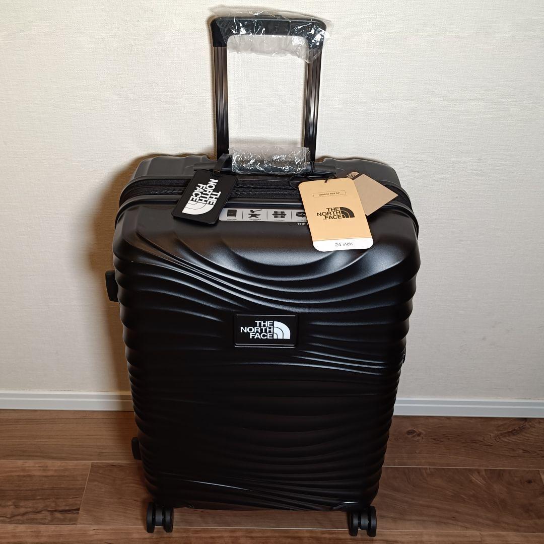 THE NORTH FACE ブラック キャリーケース 波状デザイン 収納多数