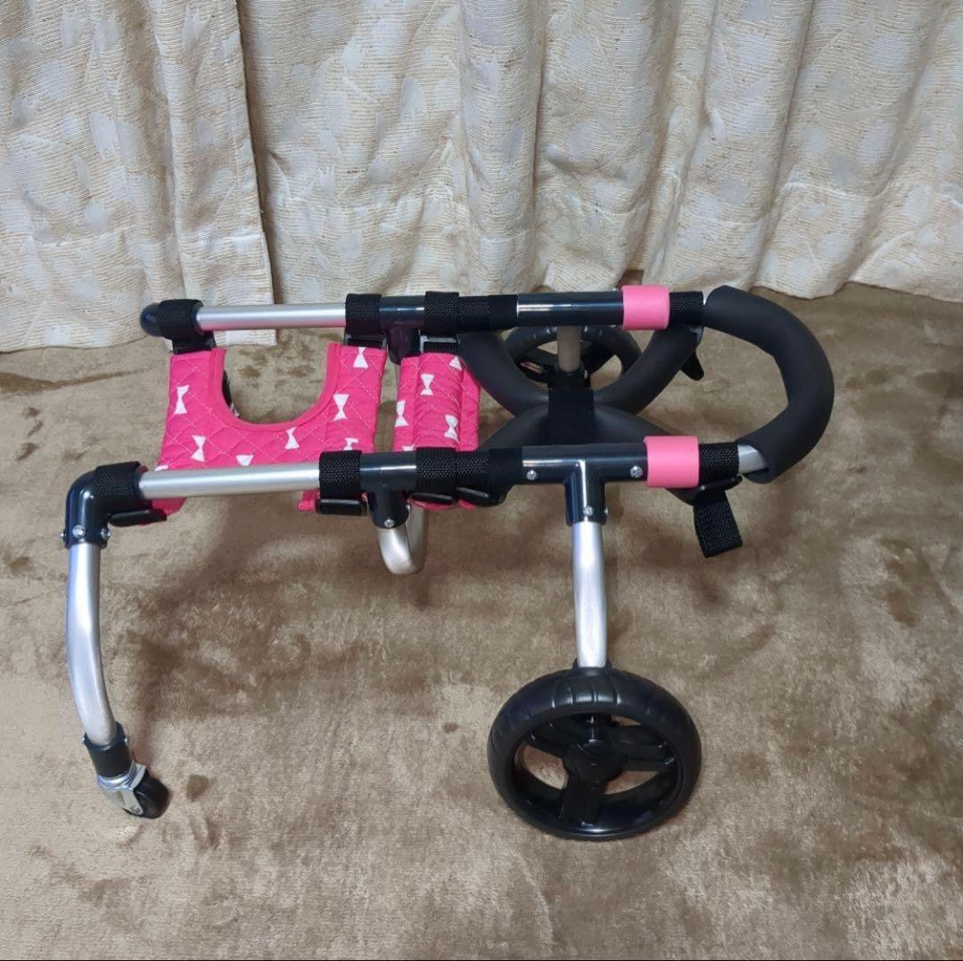 ワンちゃん4輪　リハビリ　犬の歩行器