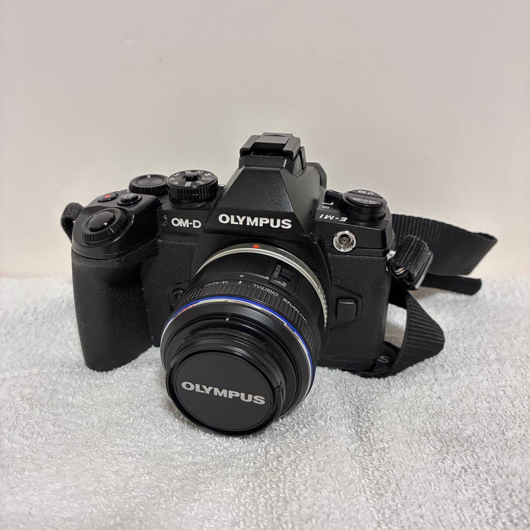 オリンパス OLYMPUS OM-D EM-1 カメラ