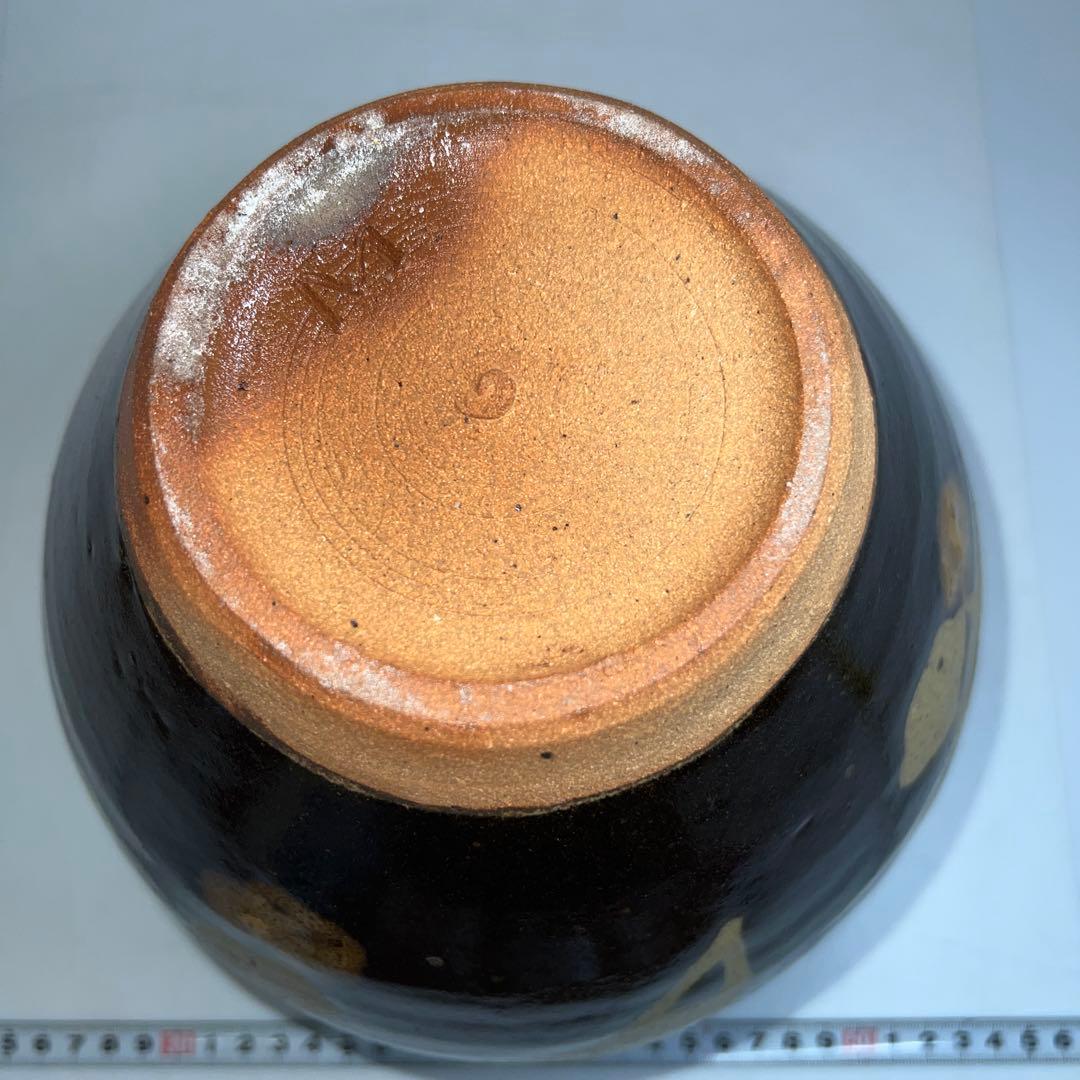 伊藤麻沙人　黒釉梅絵壺　共箱　高さ約22.5㎝　東Y7-0804①