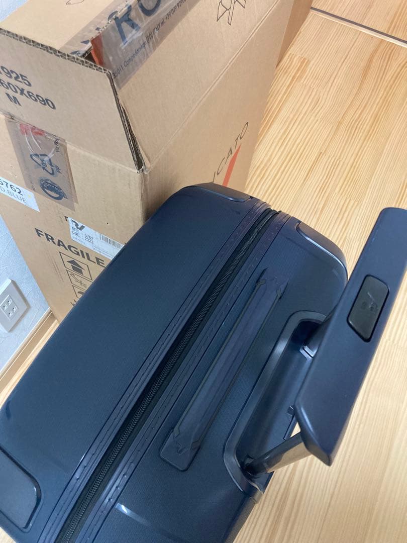 新品イタリア　キャリーケース　ロンカート　イプシロン68～74L ダークブルー