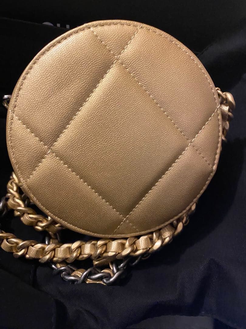 CHANEL ゴールド ココマーク ラウンド　ショルダーバッグ百貨店購入美品です