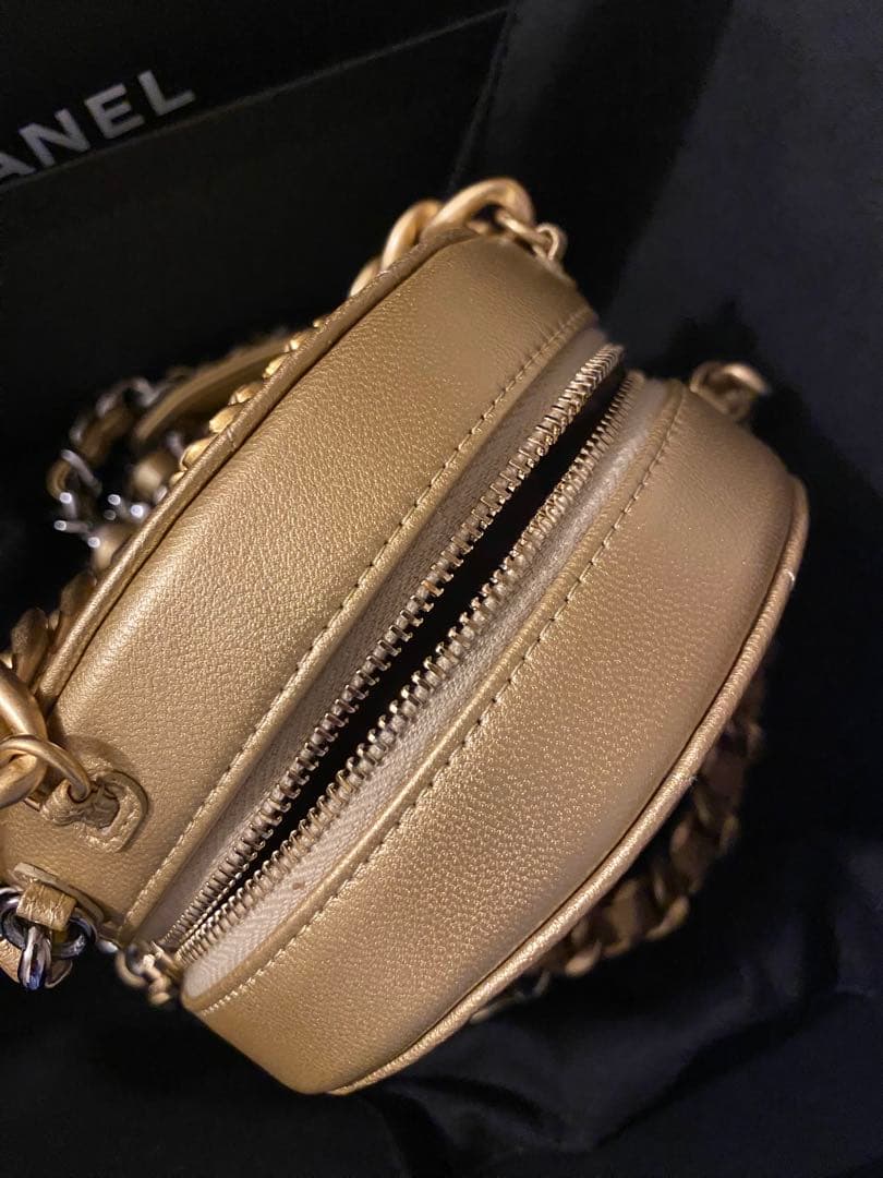 CHANEL ゴールド ココマーク ラウンド　ショルダーバッグ百貨店購入美品です